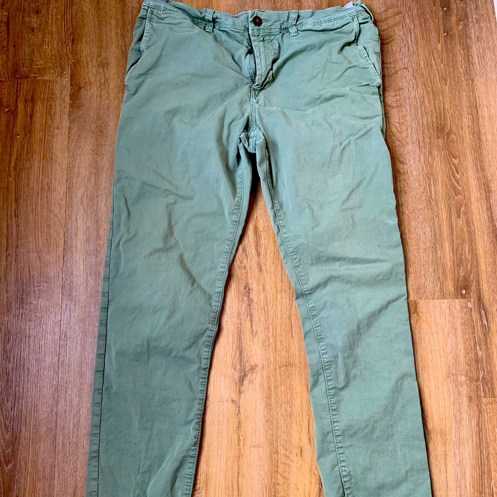 Men’s American Eagle Chinos